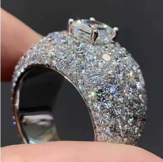 Prestige Diamond Ring – Bold Luxury Design