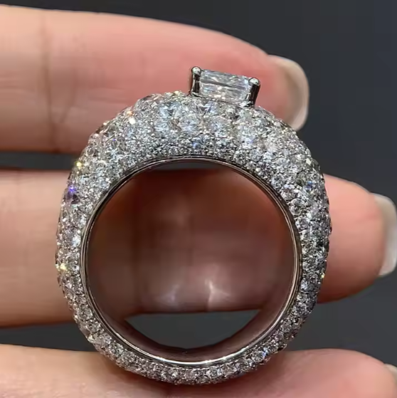 Prestige Diamond Ring – Bold Luxury Design